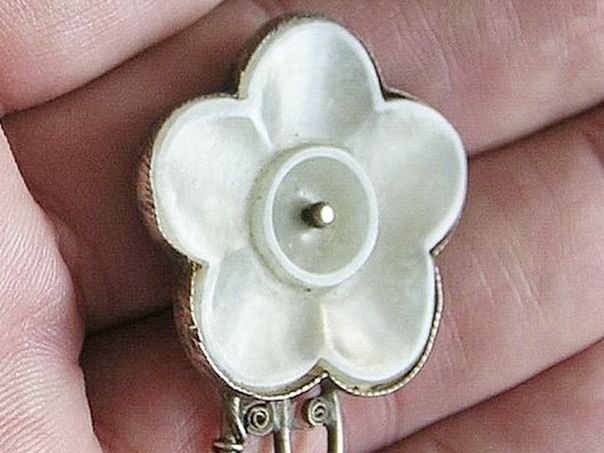 Five-petaled celadon flower – (9020)